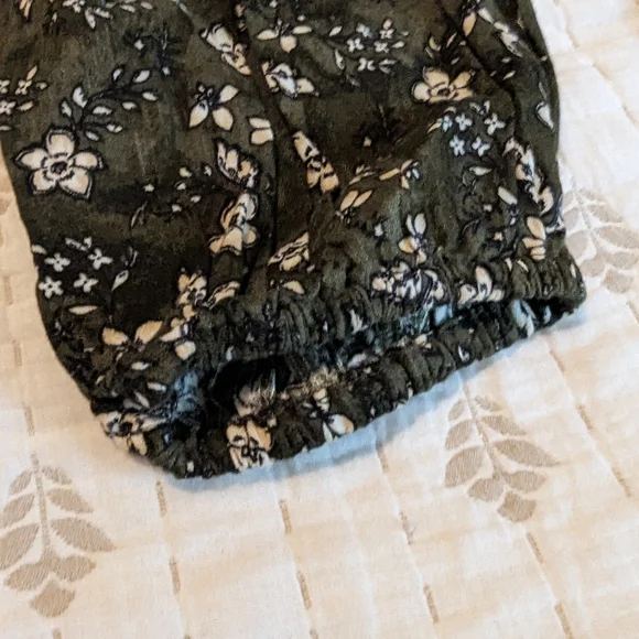 Old navy Floral peasant top with tie med - Picture 10 of 12